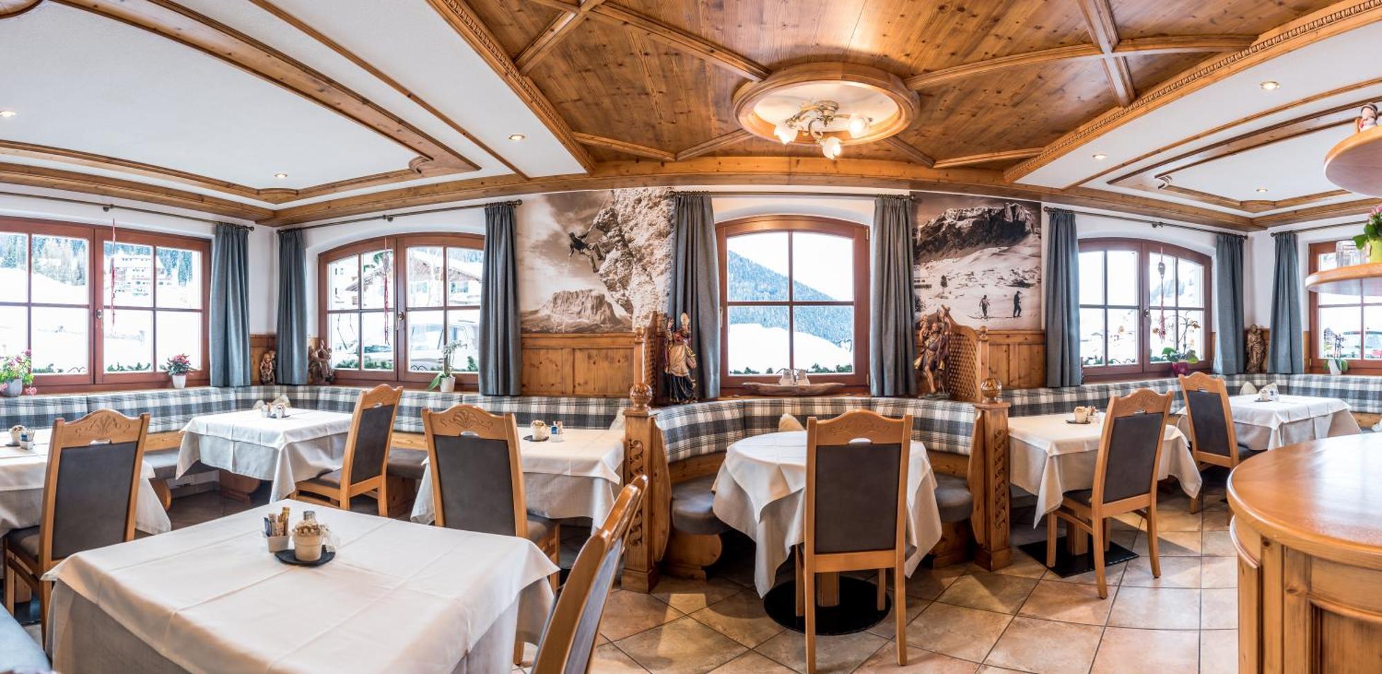 Garni Hotel Iris Sëlva Buitenkant foto