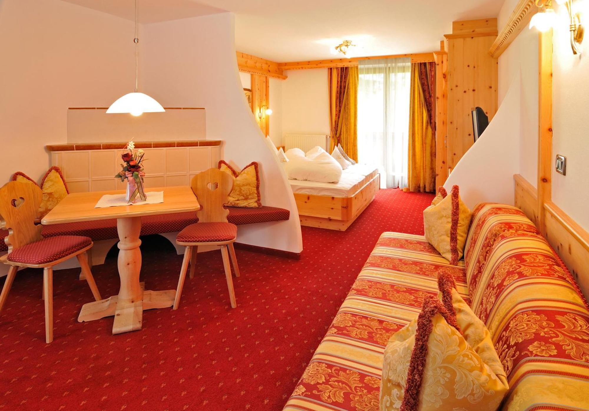 Garni Hotel Iris Sëlva Buitenkant foto