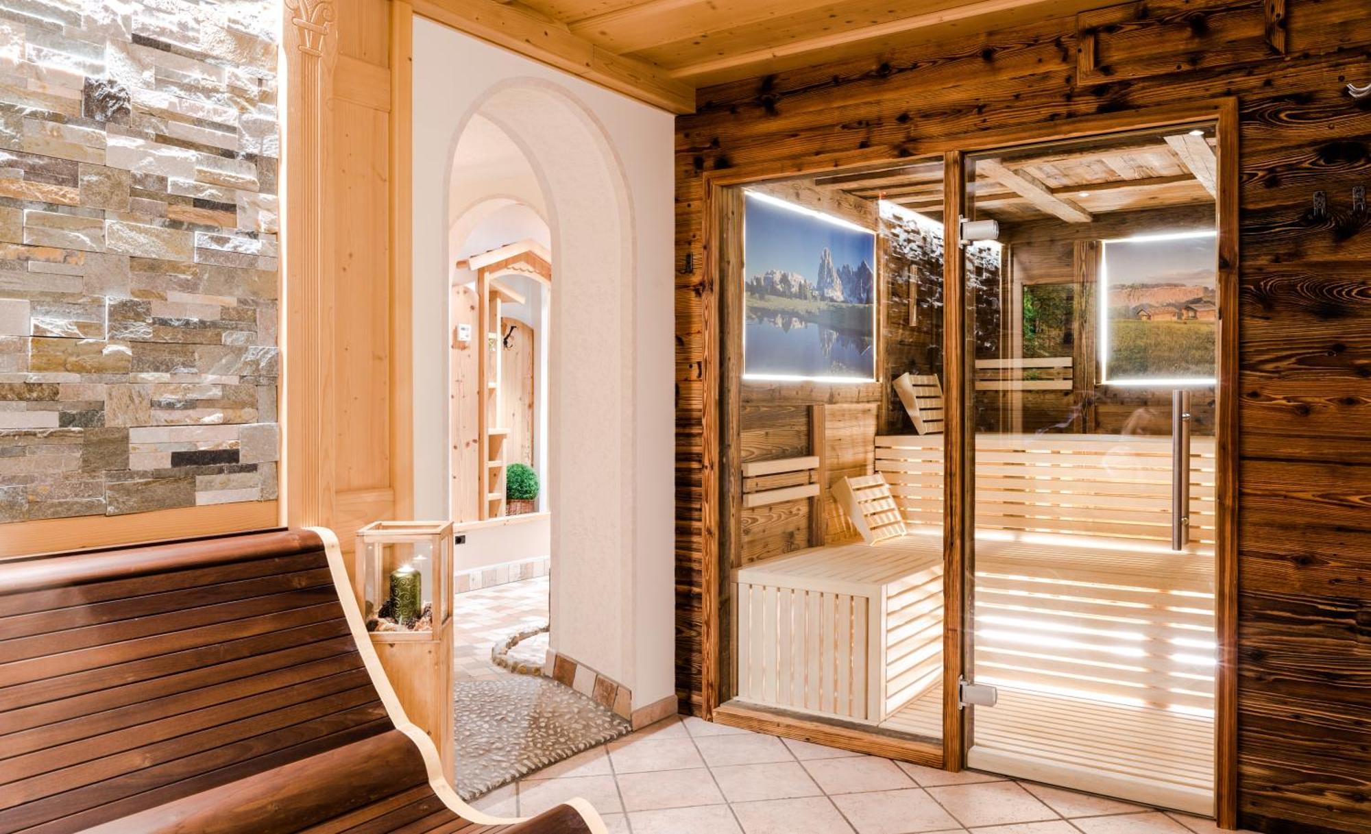 Garni Hotel Iris Sëlva Buitenkant foto