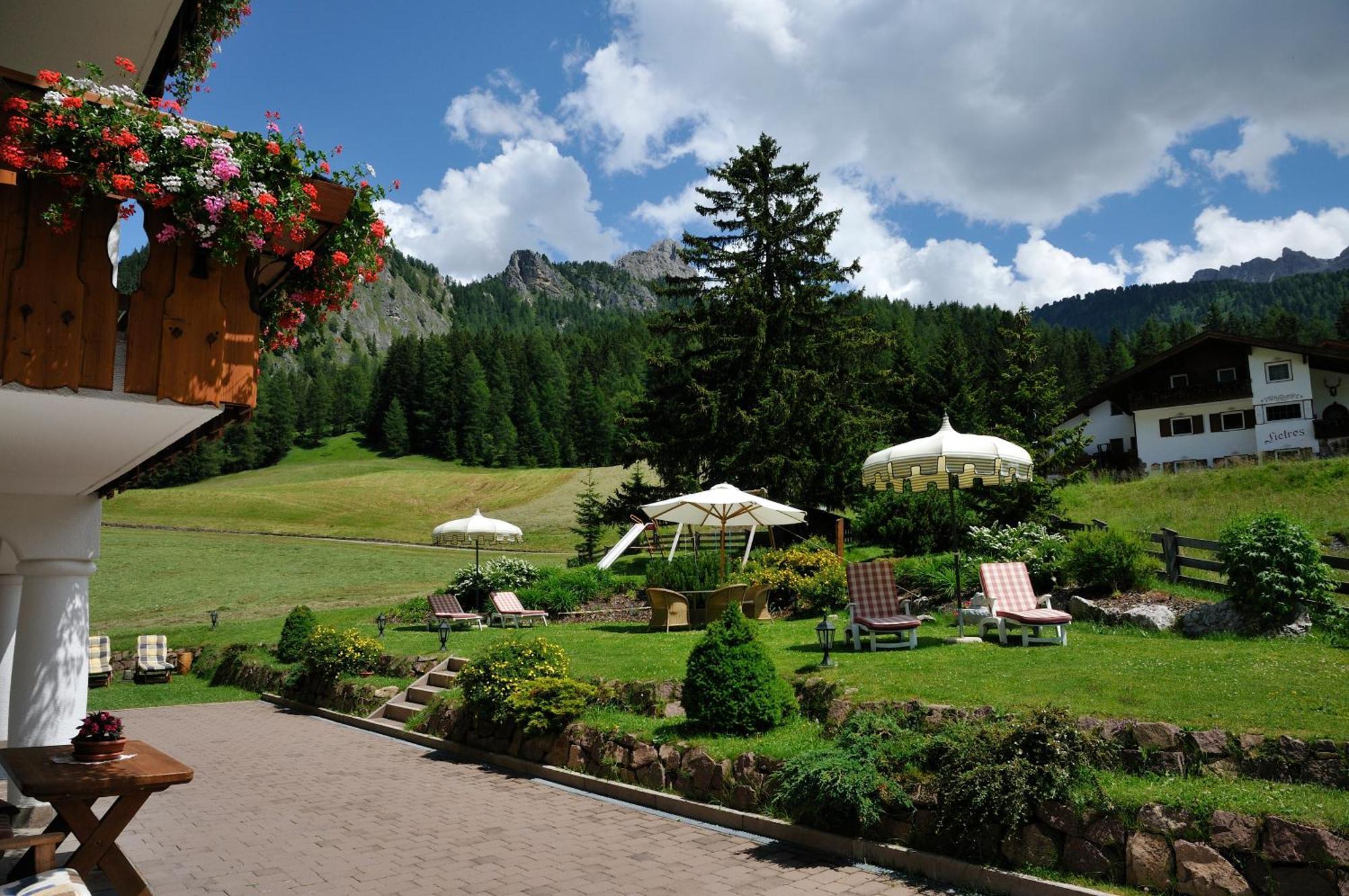 Garni Hotel Iris Sëlva Buitenkant foto