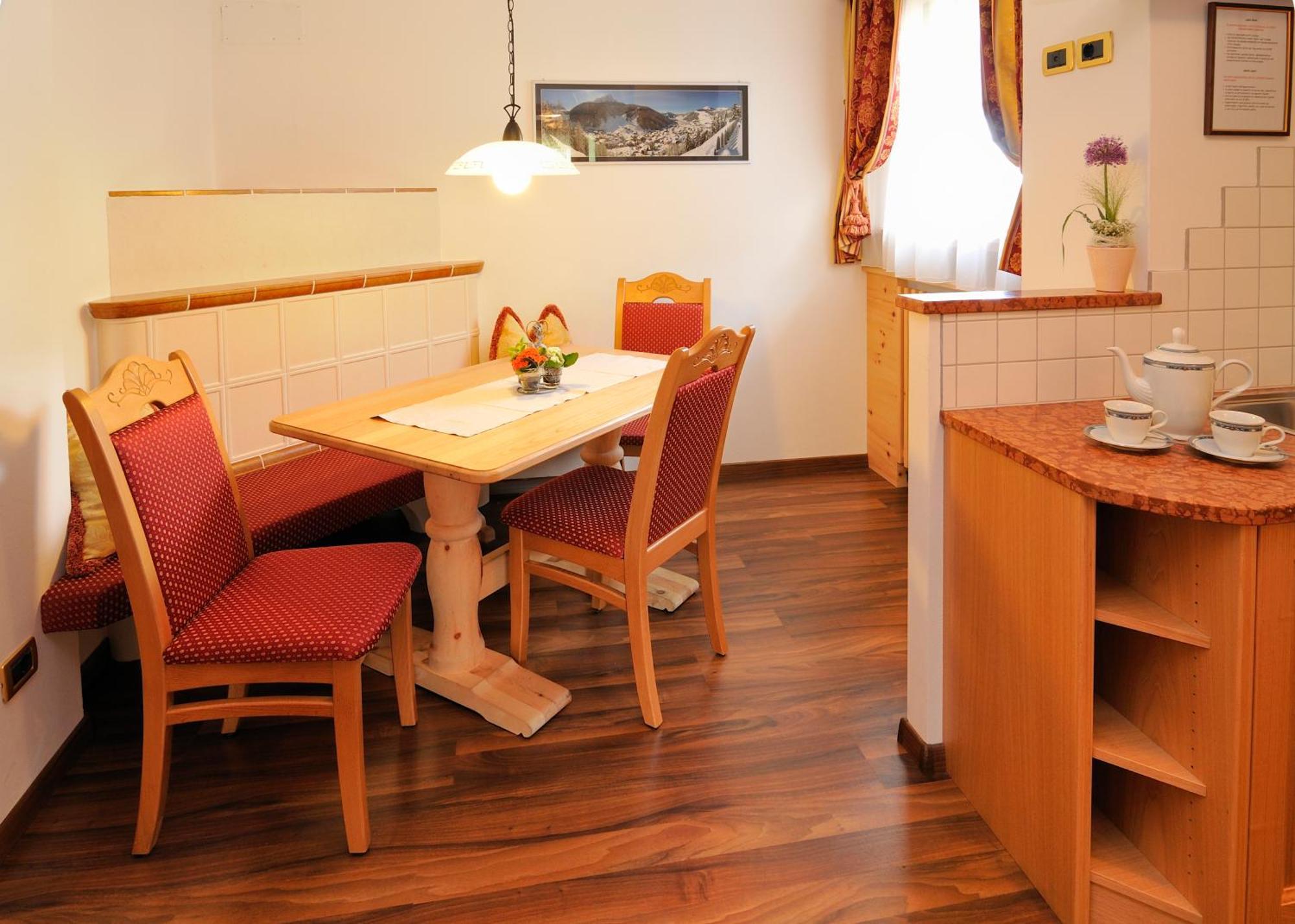 Garni Hotel Iris Sëlva Buitenkant foto