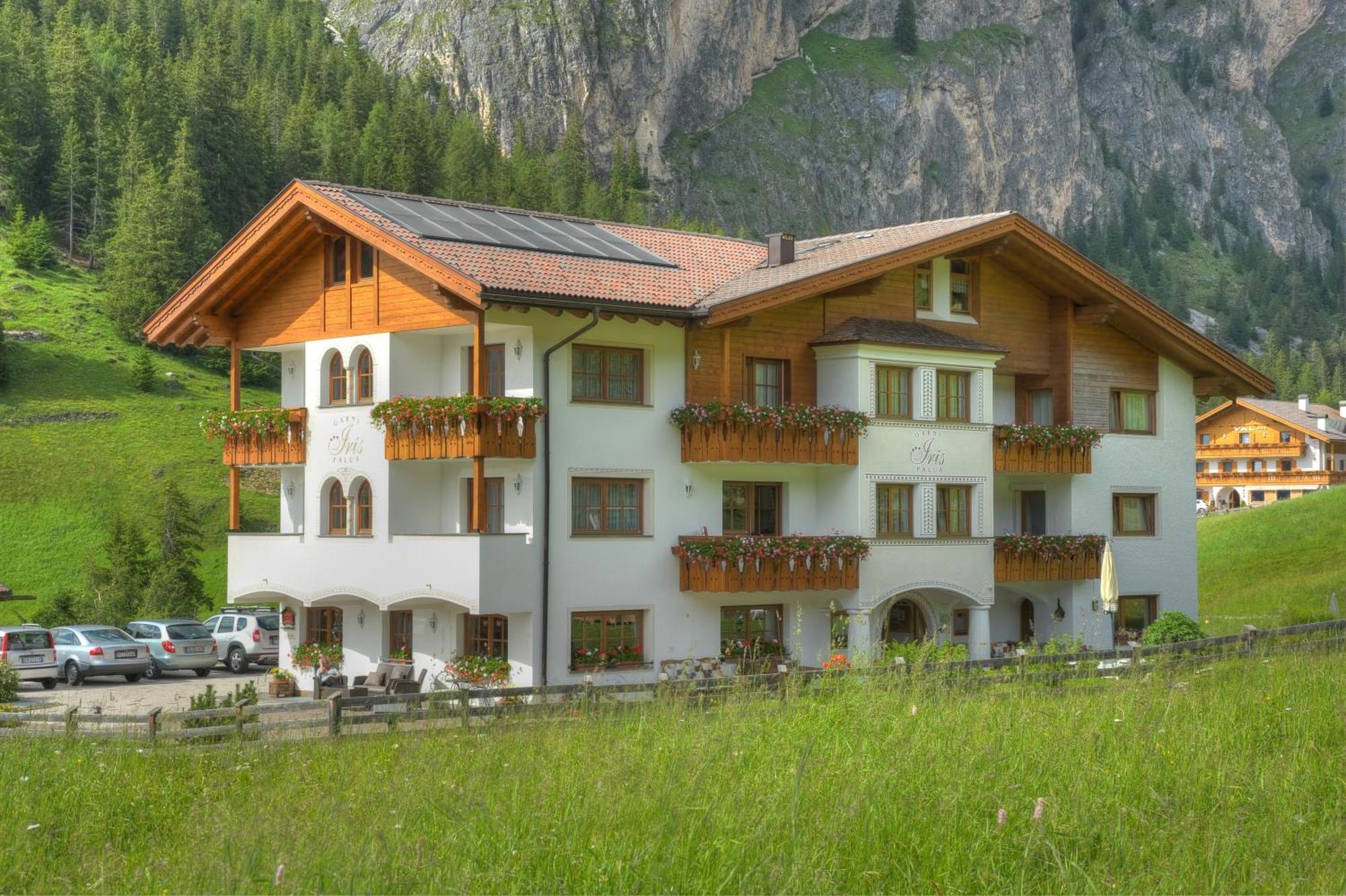 Garni Hotel Iris Sëlva Buitenkant foto